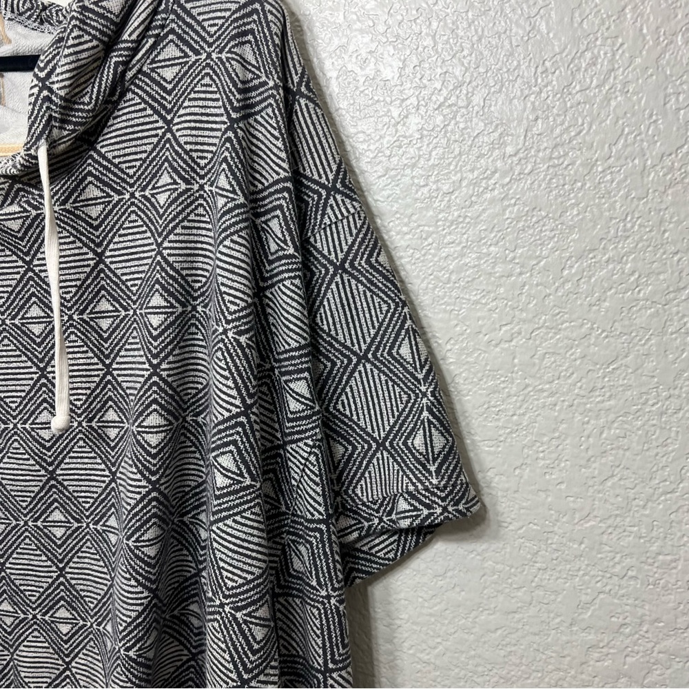 Alternative Hoodie Poncho Geometric Printed Fringe Hem Size M/L - Picture 5 of 10
